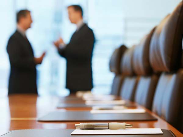 股東董事的要求